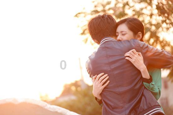 艾薇儿官宣订婚，她的未婚夫是谁？